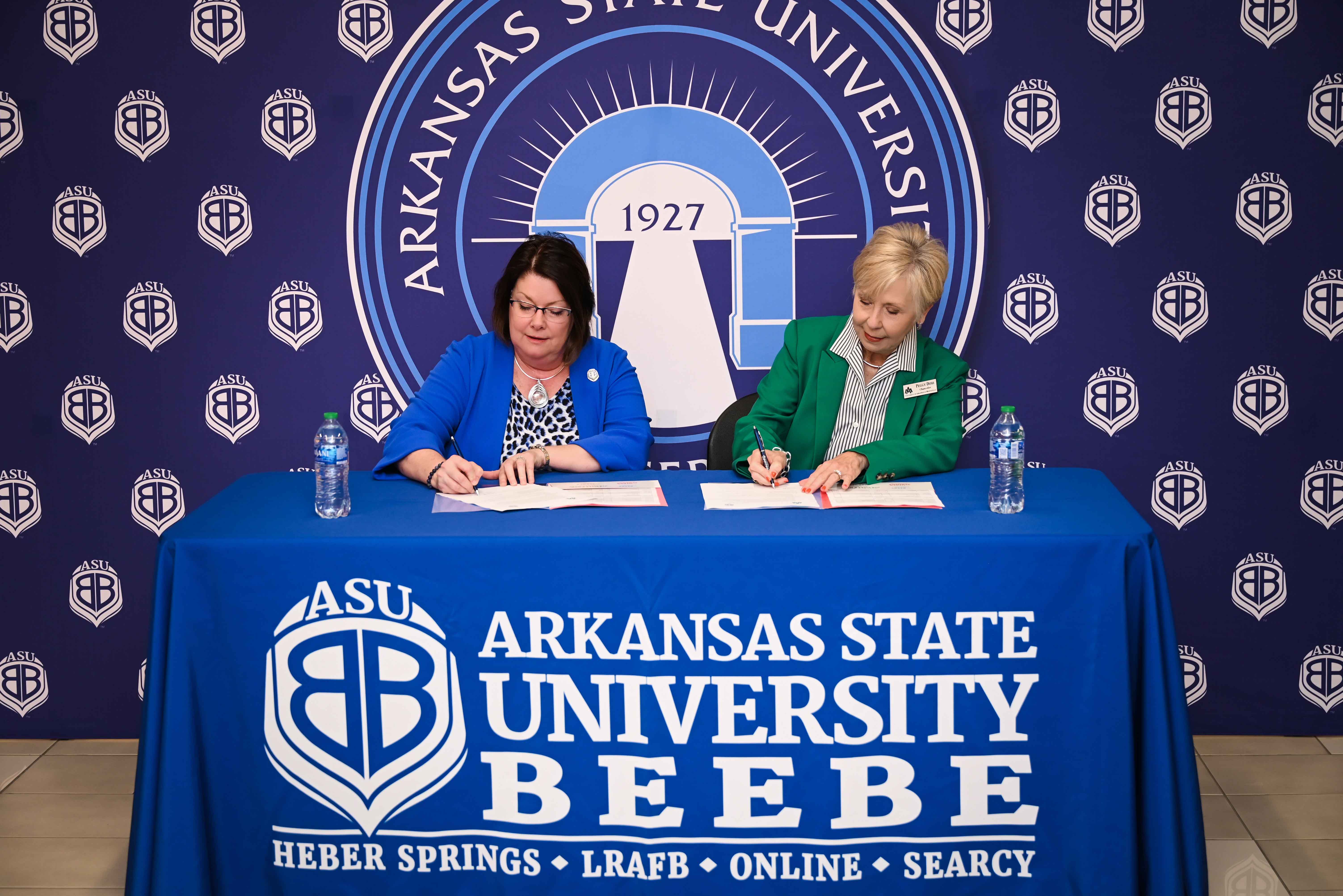 UAM-ASU Beebe Art Signing