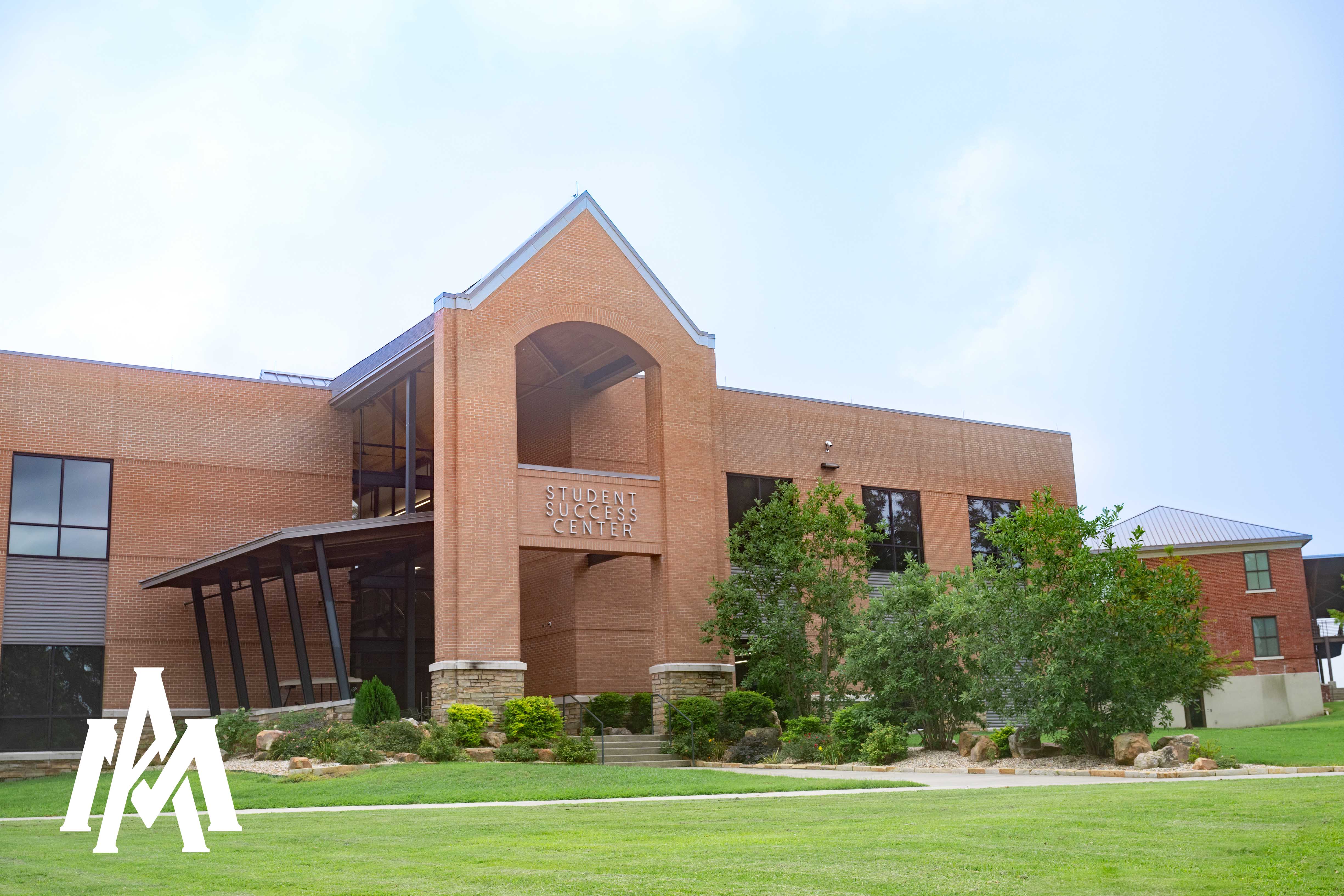 UAM Student Success Center - AM Logo